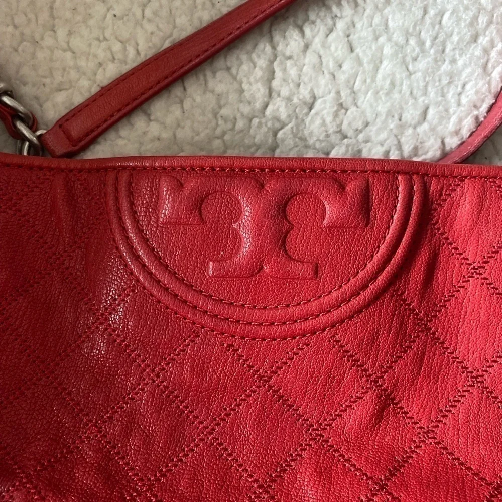 Tory Burch Fleming Distressed Leather Tote Cherry Apple